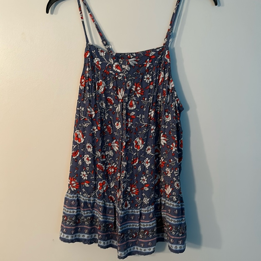Floral size medium Old Navy, summer blouse sleeveless
